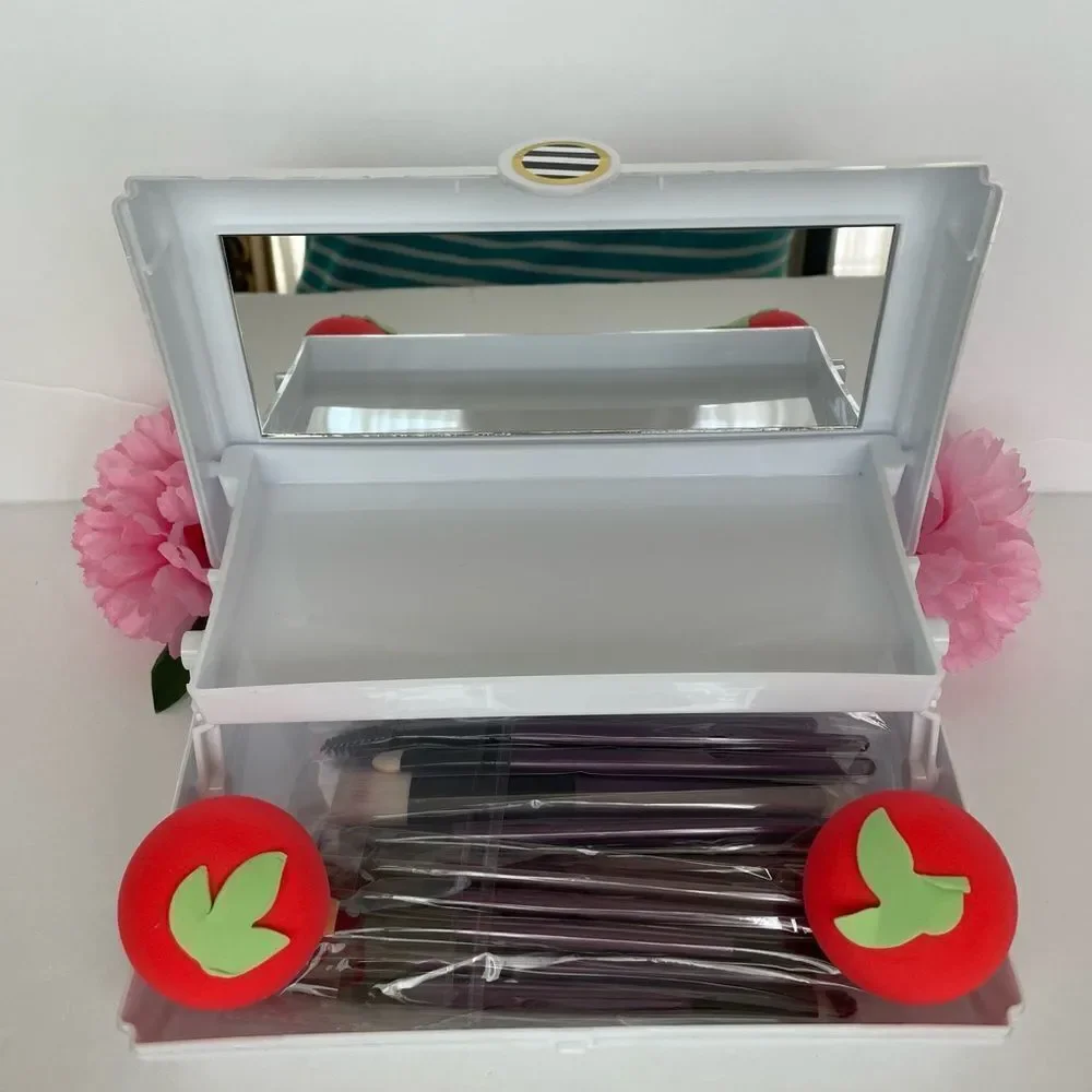 4 Piece‎ (including 14 piece brush set) Makeup Beauty Set